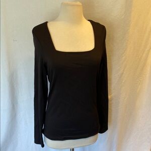 Buckle Black shape wear top, NWOT